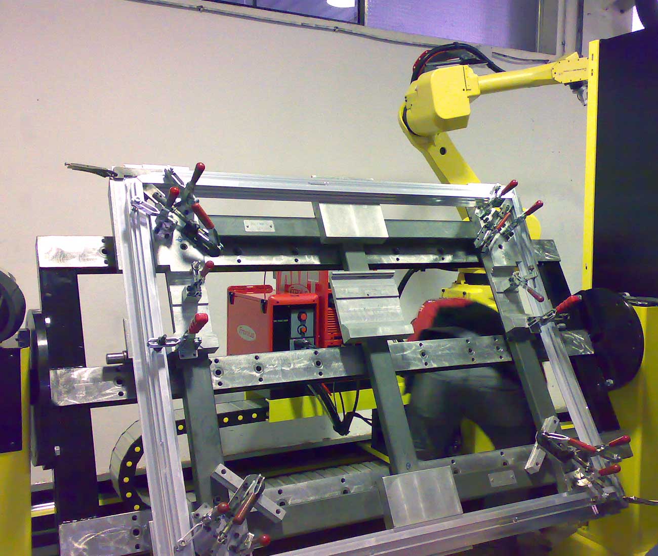 Diseño y fabricación de células robot